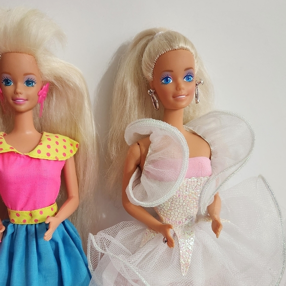 PENDING-Vintage 90's Barbie lot - Picture 5 of 5